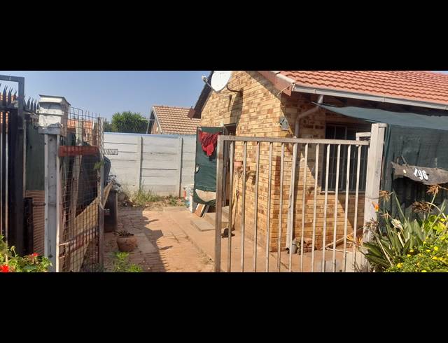 1 BEDROOM HOUSE SOLD IN ELANDSPOORT